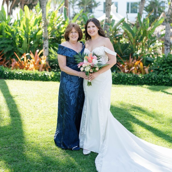 Elegant Navy Blue Evening Gown - Picture 6 of 6
